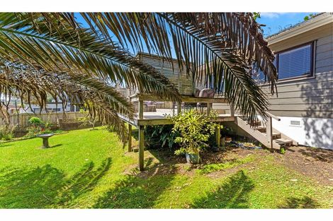 Photo of property in 2/74 Cockayne Crescent, Sunnynook, Auckland, 0620
