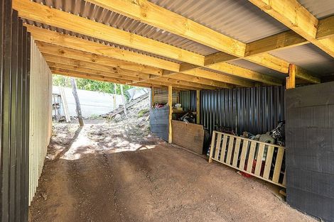 Photo of property in 27 Okoka Road, Omiha, Waiheke Island, 1081