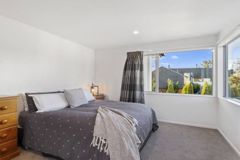 Photo of property in 5 Denley Gardens, Avonhead, Christchurch, 8042