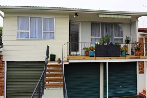 Photo of property in 2/1 Bodi Place, Te Atatu South, Auckland, 0610