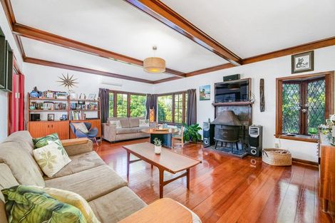 Photo of property in 195 Golf Road, Titirangi, Auckland, 0604