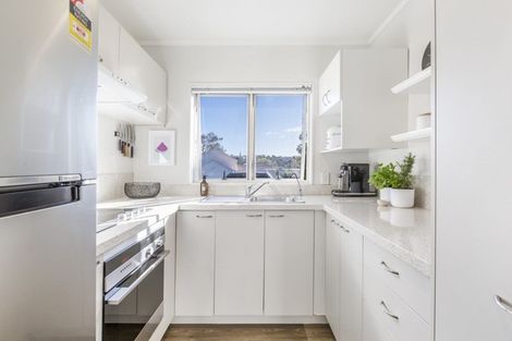 Photo of property in 15a Central Park Drive, Te Atatu South, Auckland, 0610