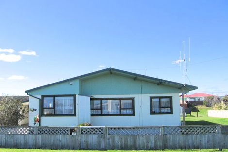 Photo of property in 9 Huia Street, Foxton Beach, Foxton, 4815