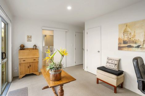 Photo of property in Lakeview Terrace, 1/14 Ambrico Place, New Lynn, Auckland, 0600