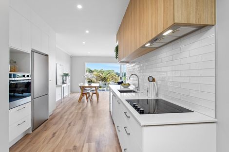 Photo of property in 27 William Calvert Drive, Swanson, Auckland, 0614