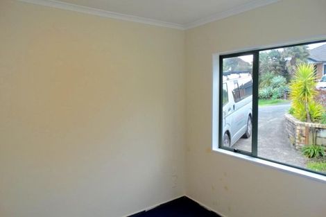 Photo of property in 13 Fleetwood Drive, Henderson, Auckland, 0612