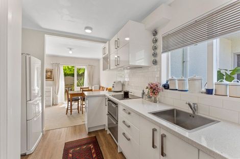 Photo of property in 11/354 Muritai Road, Eastbourne, Lower Hutt, 5013