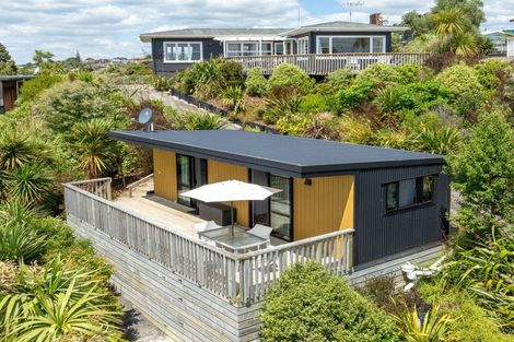 Photo of property in 37 Long Street, Raglan, 3225