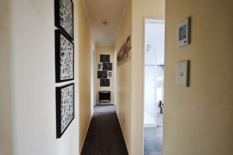 Photo of property in 36 Hewlett Road, Massey, Auckland, 0614