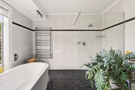 Photo of property in 8 Ingram Road, Waerengaahika, Gisborne, 4071