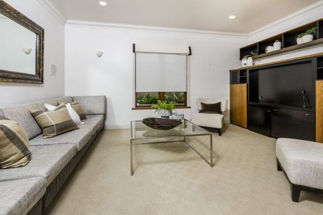 Photo of property in 3a Holiday Road, Milford, Auckland, 0620