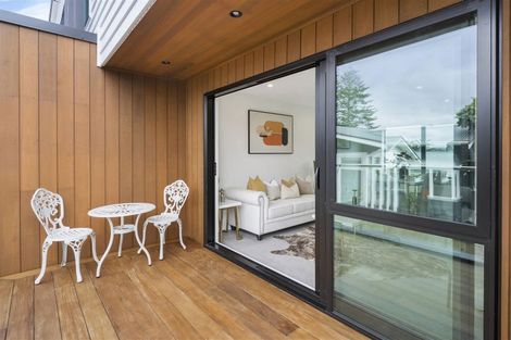 Photo of property in 28d Walker Road, Point Chevalier, Auckland, 1022