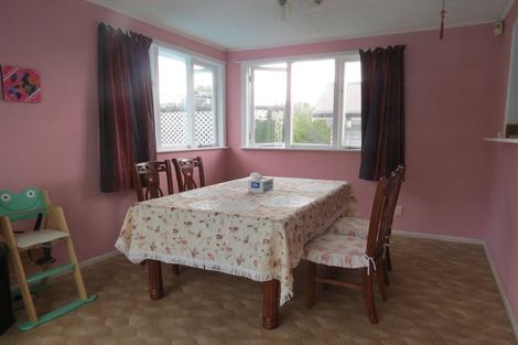 Photo of property in 31 Dundale Avenue, Blockhouse Bay, Auckland, 0600