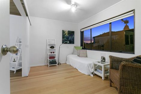 Photo of property in 1/72 Gulf View Road, Murrays Bay, Auckland, 0630