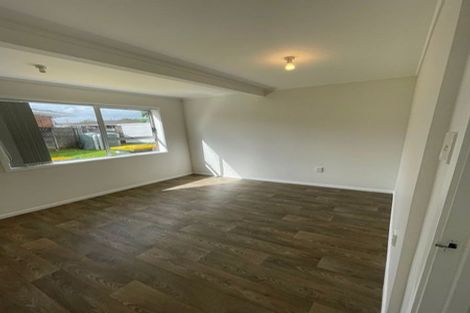 Photo of property in 3 Addison Drive, Glendene, Auckland, 0602