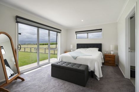 Photo of property in 14 Heatherlea Road West, Levin, 5575