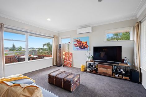 Photo of property in 37 Clovelly Road, Bucklands Beach, Auckland, 2012