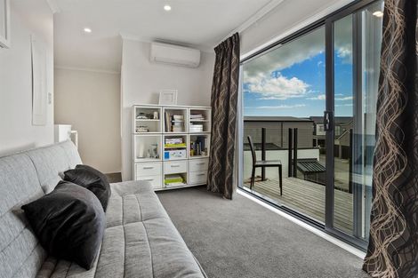 Photo of property in 186 Hobsonville Point Road, Hobsonville, Auckland, 0616