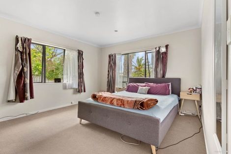 Photo of property in 19 Arlose Place, Westgate, Auckland, 0614