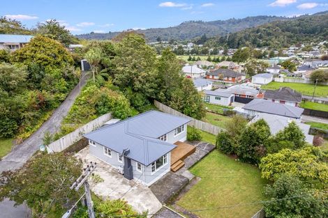 Photo of property in 16 Rintoul Grove, Stokes Valley, Lower Hutt, 5019