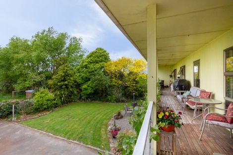 Photo of property in 75 Riverbank Road, Tiakitahuna, Palmerston North, 4477