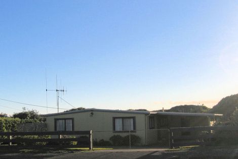 Photo of property in 4 Konini Street, Otaki Beach, Otaki, 5512
