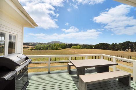 Photo of property in 15 Pukenui Road, Kaiwaka, 0573