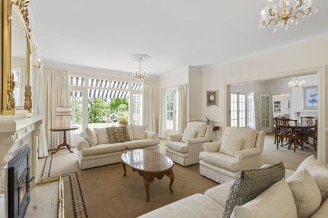 Photo of property in 122 Straven Road, Fendalton, Christchurch, 8014