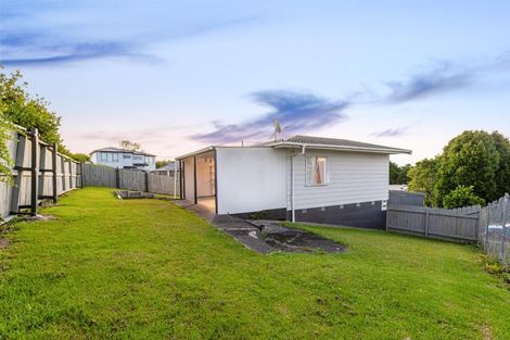 Photo of property in 22 Styca Place, Sunnyvale, Auckland, 0612
