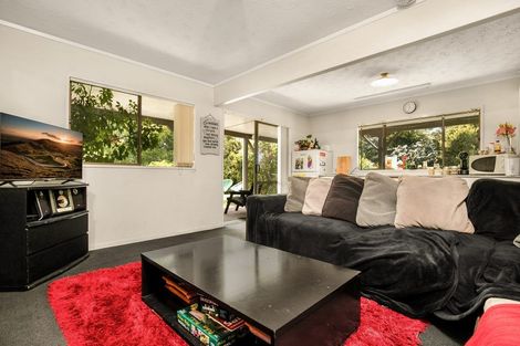 Photo of property in 120 Whangaparaoa Road, Red Beach, 0932