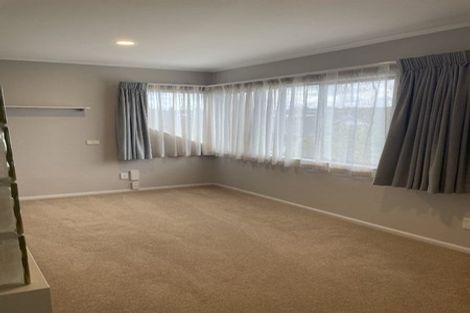 Photo of property in 16 Yarlside Place, Northpark, Auckland, 2013