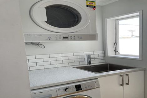 Photo of property in 1/200 Onepu Road, Lyall Bay, Wellington, 6022