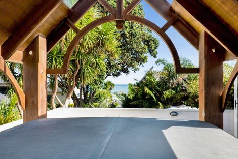 Photo of property in 30 Messenger Terrace, Oakura, 4314