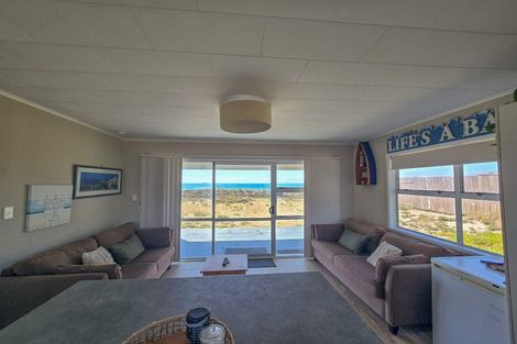 Photo of property in 585 Pukehina Parade, Pukehina, Te Puke, 3189