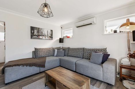 Photo of property in 10 Shirley Avenue, Papakura, 2110