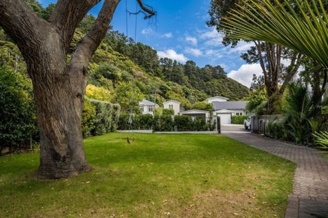 Photo of property in 21 Nikau Street, Eastbourne, Lower Hutt, 5013