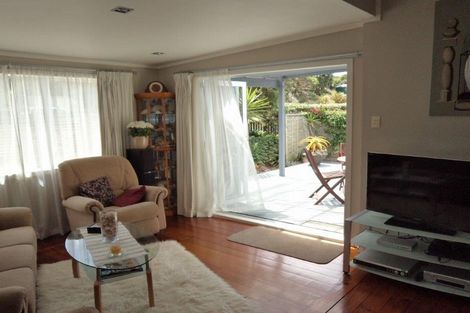 Photo of property in 4 Centreway Road, Port Waikato, Tuakau, 2695