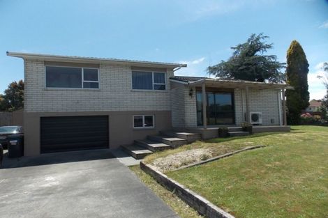 Photo of property in 4 Waltham Court, Cloverlea, Palmerston North, 4412
