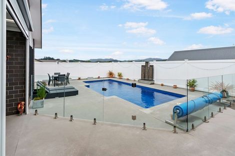 Photo of property in 3 Topping Place, Whitianga, 3510