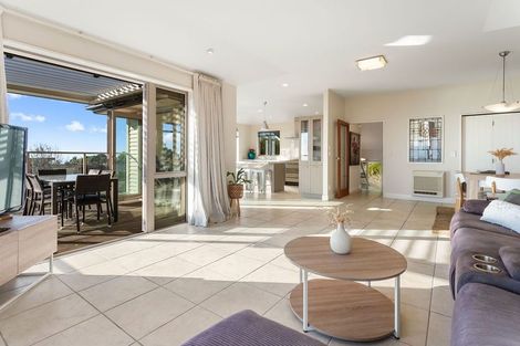 Photo of property in 5 Signal Hill Road, Mount Pleasant, Christchurch, 8081