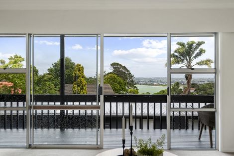 Photo of property in 4 Sispara Place, Beach Haven, Auckland, 0626