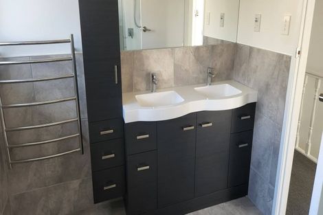 Photo of property in 43 Russleigh Drive, Dinsdale, Hamilton, 3204