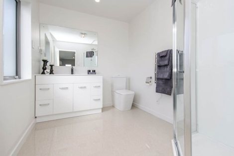 Photo of property in 2 Bahari Drive, Ranui, Auckland, 0612