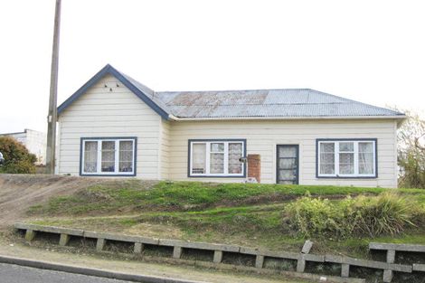 Photo of property in 69 Salcombe Street, Kaitangata, 9210