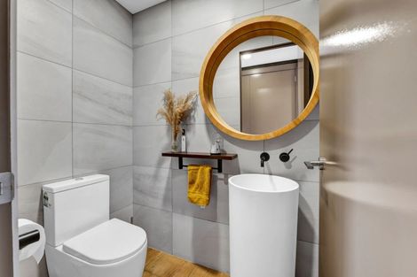 Photo of property in 12a Baring Terrace, Strandon, New Plymouth, 4312