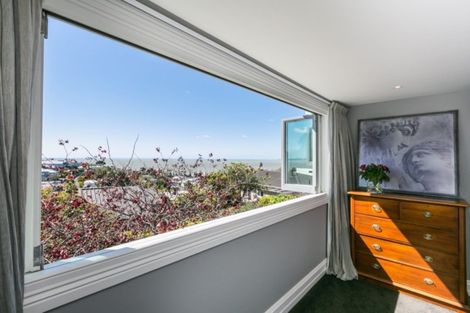 Photo of property in 2 Sealy Road, Bluff Hill, Napier, 4110