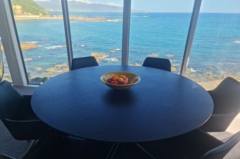 Photo of property in 114 The Esplanade, Houghton Bay, Wellington, 6023