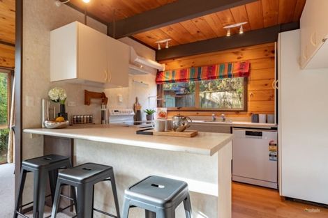 Photo of property in 363 Stokes Valley Road, Stokes Valley, Lower Hutt, 5019