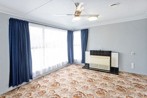 Photo of property in 18 Kilmarnock Street, Wallacetown, 9816