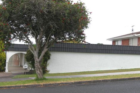Photo of property in 74 Sartors Avenue, Browns Bay, Auckland, 0630